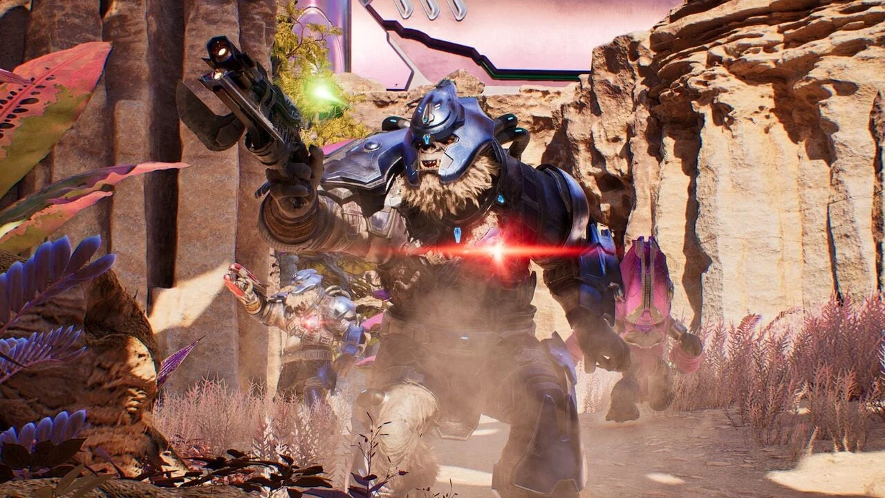 Master Chief affronte un ennemi Covenant dans le remake Unreal Engine 5 de Halo: Campaign Evolved.