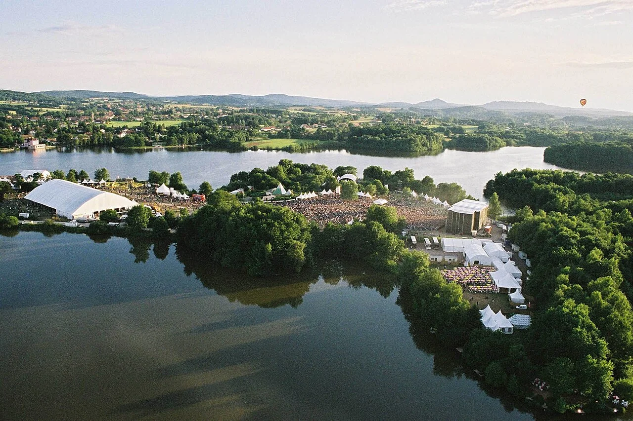Vue aérienne du site des Eurockéennes de Belfort, l'un des plus grands festivals français.