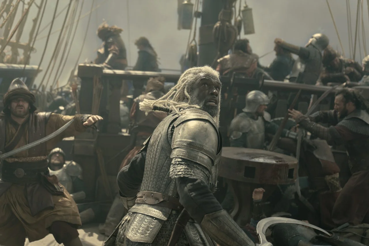 Corlys Velaryon (Steve Toussaint) au cœur de la Bataille du Gullet dans House of the Dragon saison 3