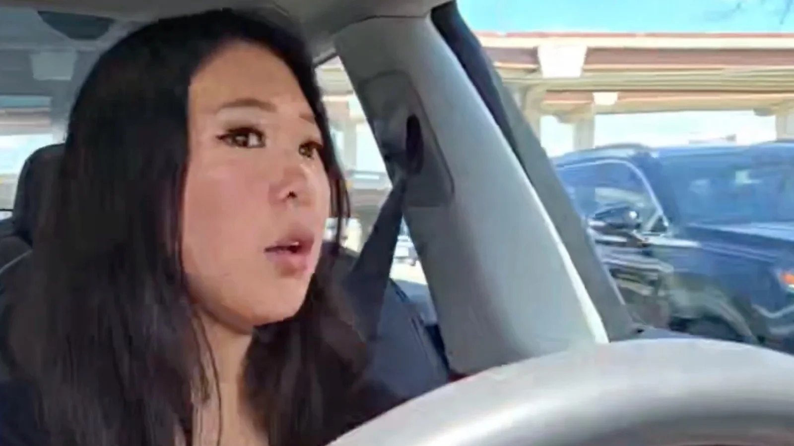 Un clip de conduite vaut 24h de ban à ExtraEmily : Twitch doit-il interdire les streams au volant ?