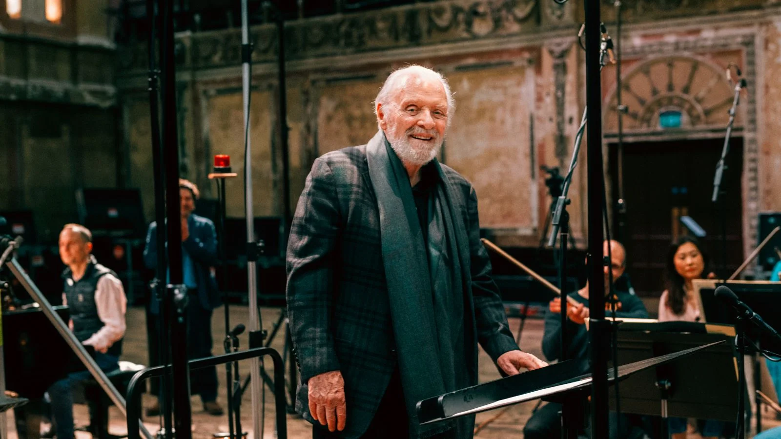 Anthony Hopkins sort son premier single de compositeur à 88 ans
