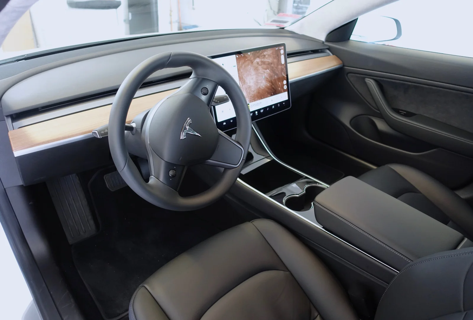 Tesla FSD recalé en France : vraie question de sécurité ou protection de l'industrie auto ?