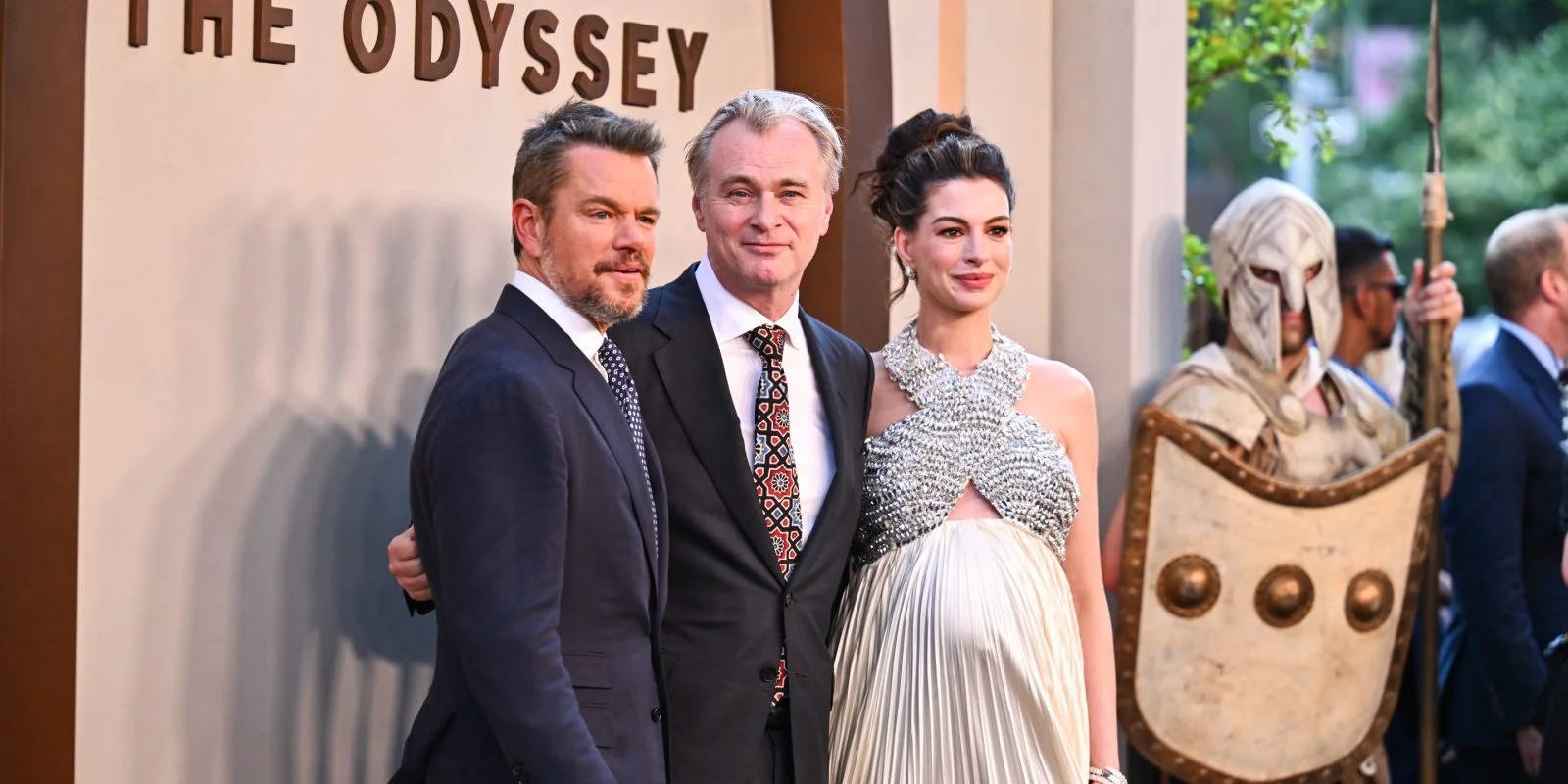 Matt Damon, Christopher Nolan et Anne Hathaway à l'avant-première de The Odyssey