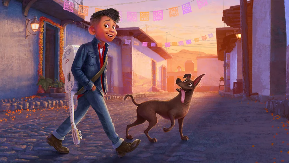Premier visuel de Coco 2 : Miguel adolescent marche avec son chien Dante dans une rue de Santa Cecilia