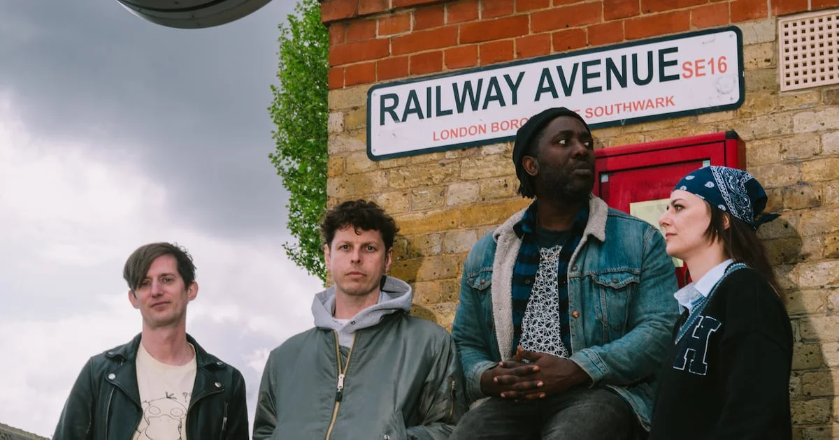 Bloc Party revient avec Trevor Horn et raconte une rupture de bout en bout