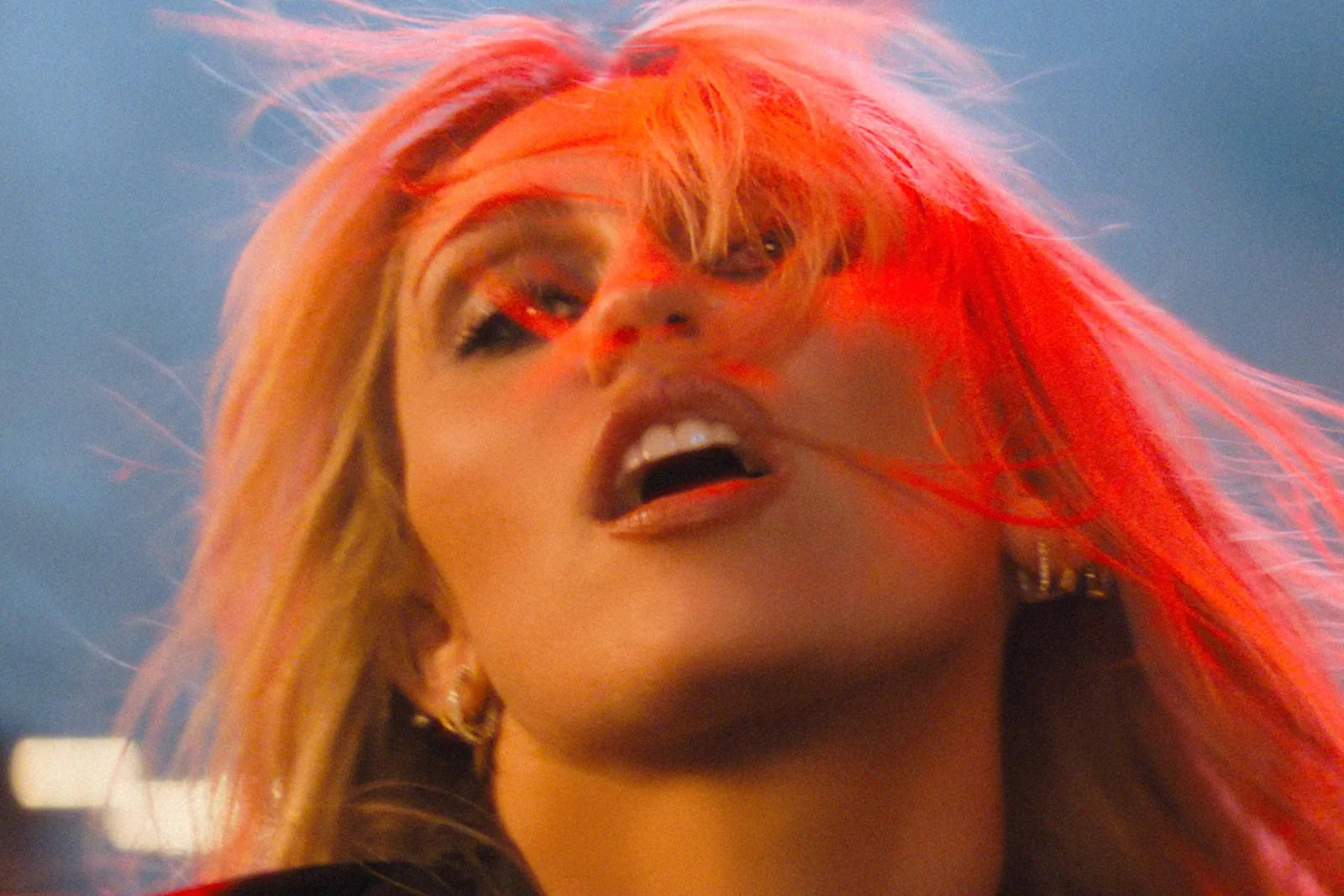Miley sans Cyrus : « Bass Persuades », son dixième album, sort demain sur la piste de danse