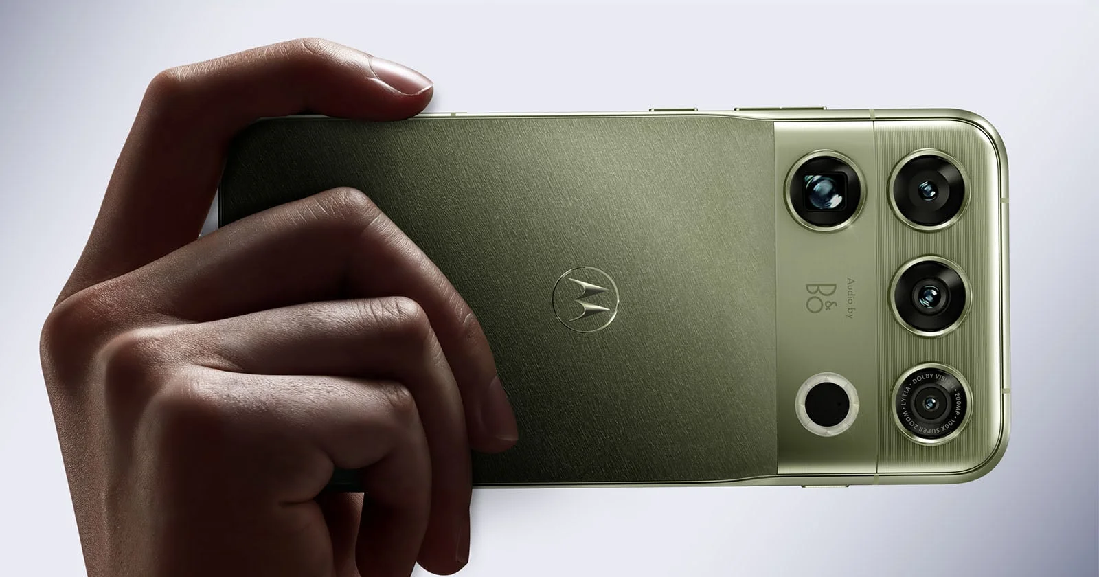 Motorola Signature 27 : un périscope de 200 Mpx pour viser les rois de la photo mobile